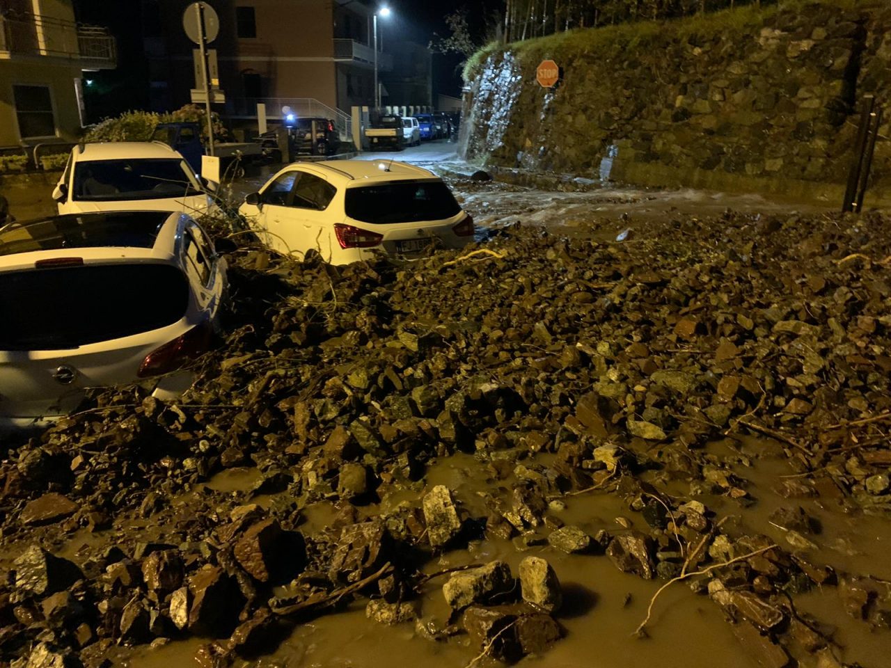 Frana a Bargone, paese isolato
