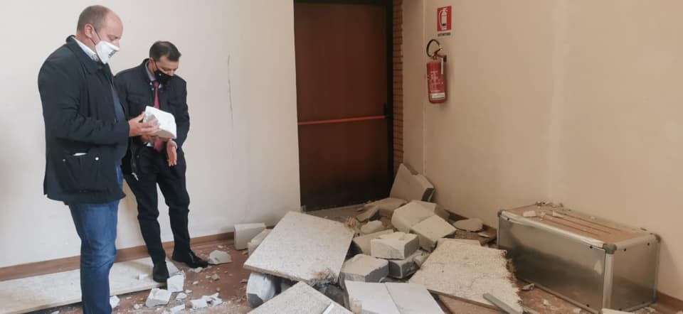 80mila euro per il controsoffitto