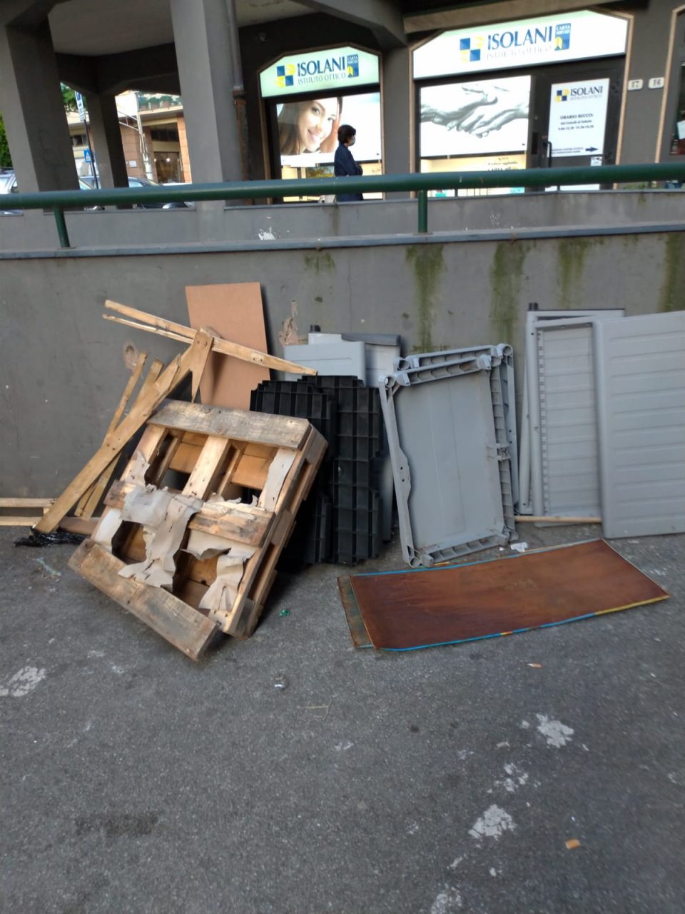 Abbandono rifiuti: 58 i verbali di contestazione, anche grazie al sistema di videosorveglianza