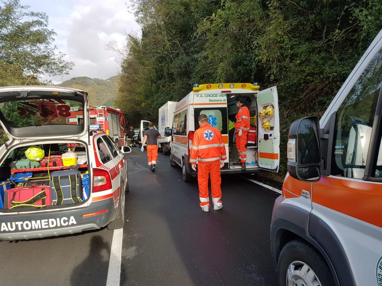 Frontale sulla 586 a Mezzanego, due automobilisti in pronto soccorso
