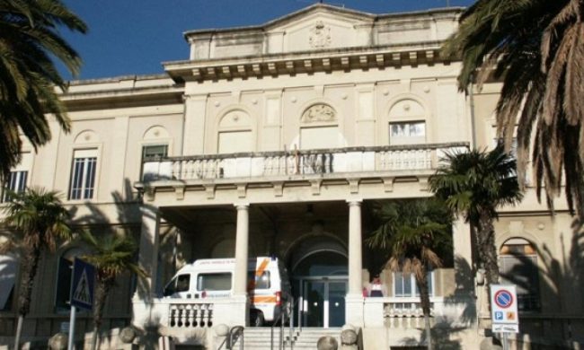 Covid, focolaio all’ospedale di Sanremo, 8 pazienti positivi