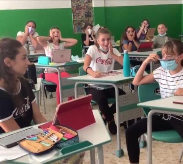Giovani attori e registi tra i banchi di scuola: in via Frantini nasce il video “Out of Covid”