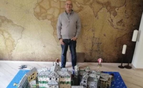 Antonio Mortola e la passione per i Lego