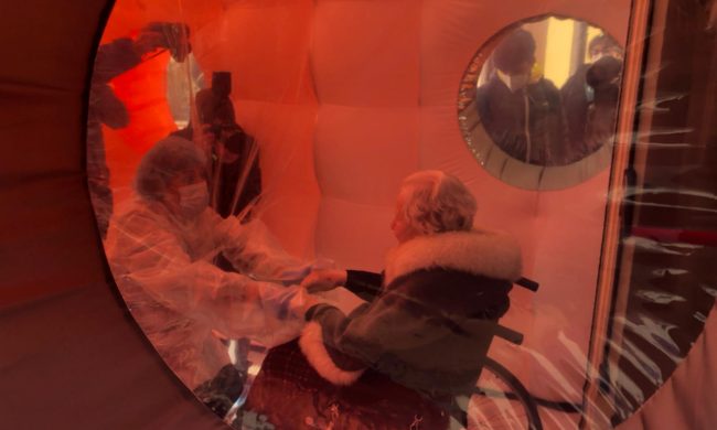 Il CIF chiede spazi per la “terapia degli abbracci”