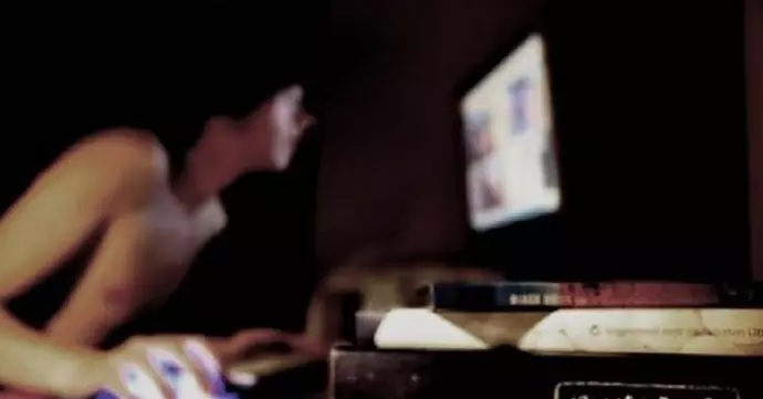 “Ho un video di te che…” Torna il ricatto a luci rosse con pagamento in bitcoin