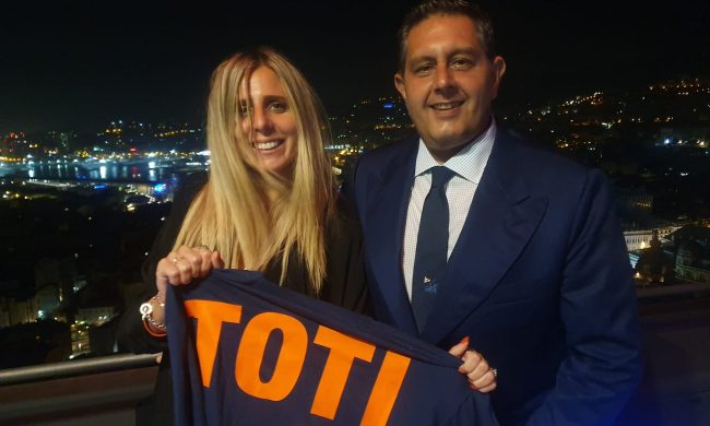 La portavoce di Toti: “Quelle parole nel tweet sono un’immensa cazzata”