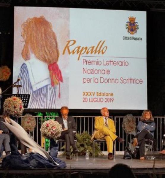 Salta il premio Donna scrittrice, protesta del Movimento 5 Stelle