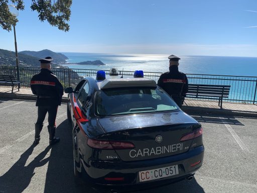 Causa incidente e non si ferma, denunciata donna