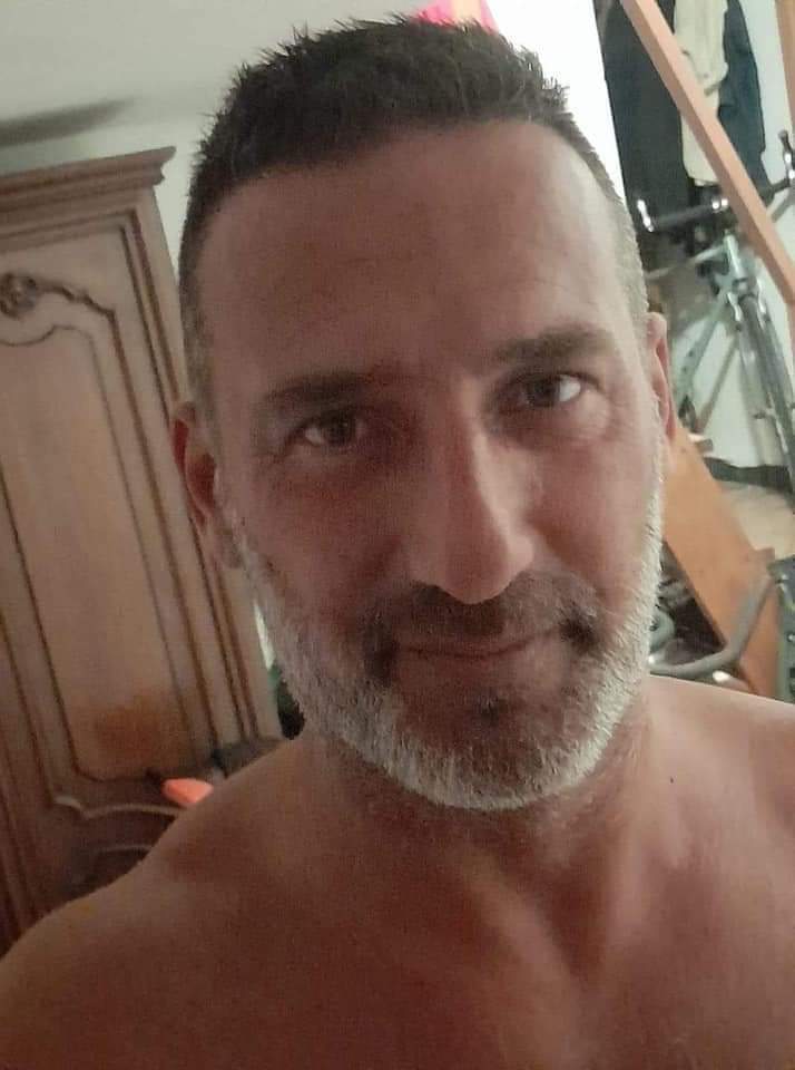 Ha un malore in autostrada, muore a 47 anni ex calciatore