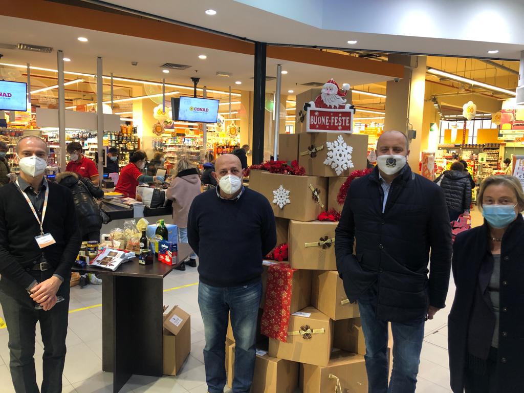 In consegna i pacchi natalizi per gli assistiti dai servizi a domicilio