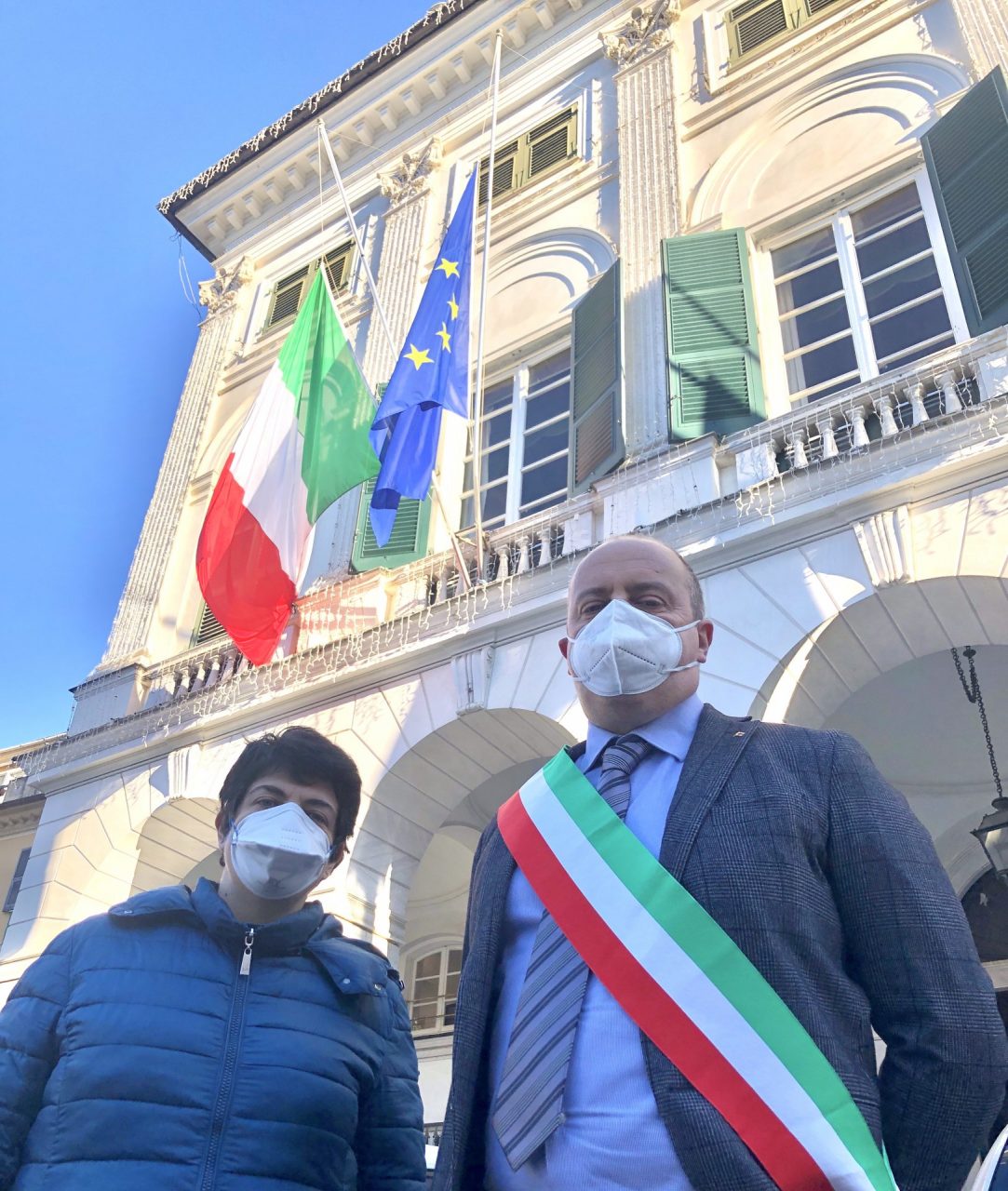 Bandiere a mezz’asta a Palazzo Bianco per ricordare le vittime dell’Olocausto