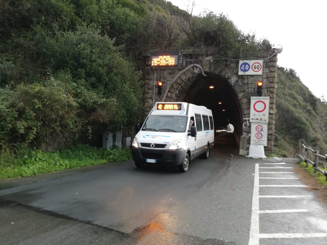Chiuse le gallerie di Moneglia, l’orario provvisorio degli autobus