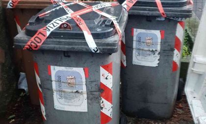 Getta materiali edili nei cassonetti, denunciato il titolare di un'impresa