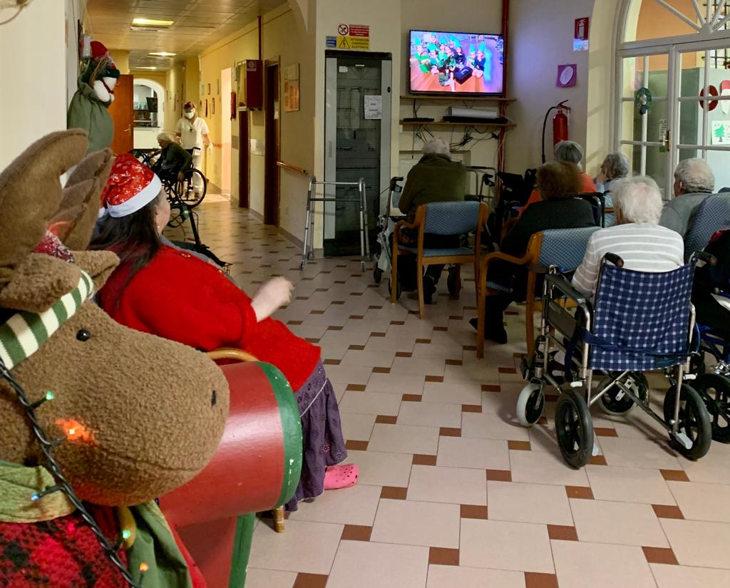 Festa di Natale a distanza per gli ospiti del Torriglia