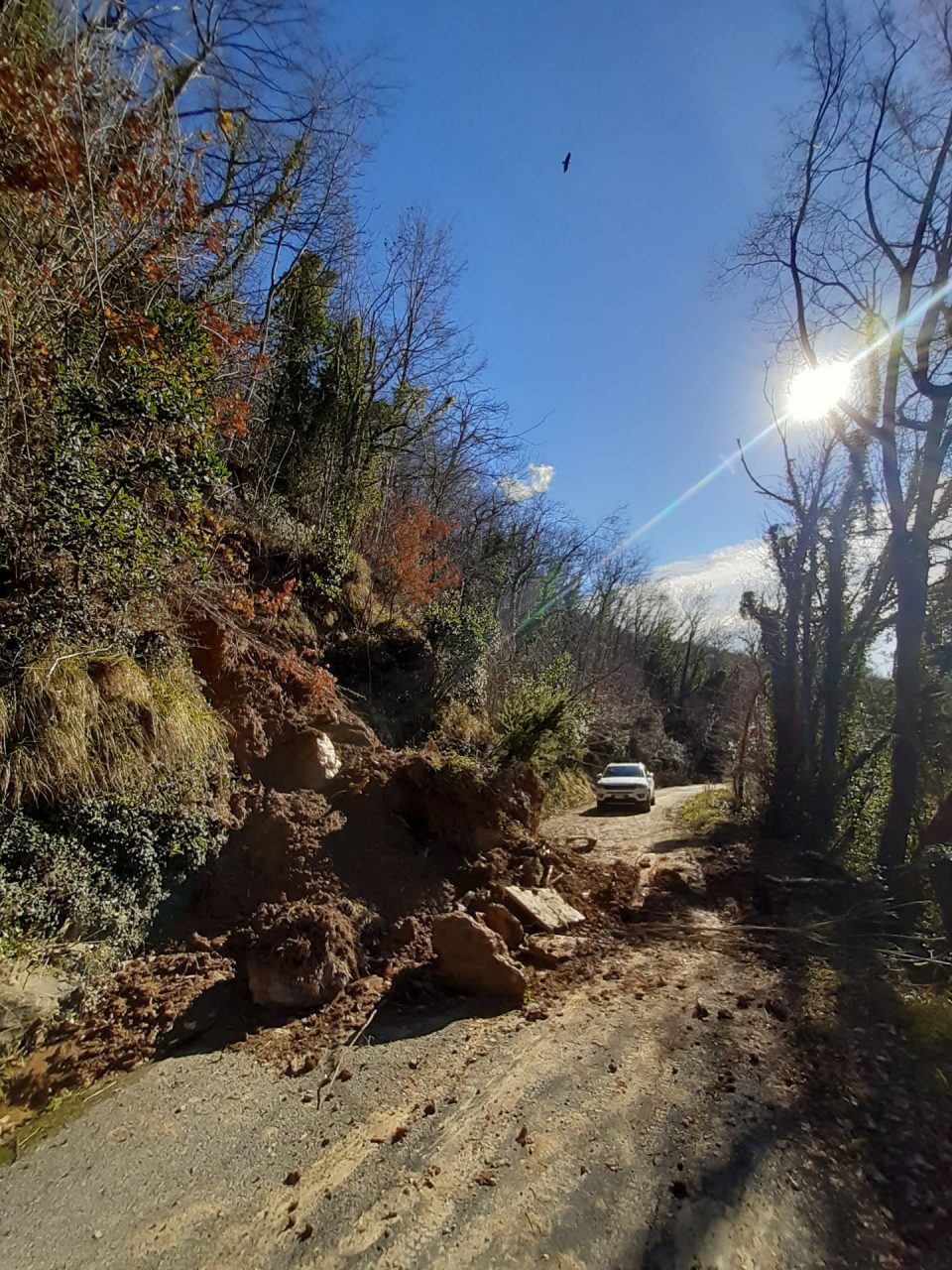 Lavori di somma urgenza per ripristino viabilità via Monte San Giacomo