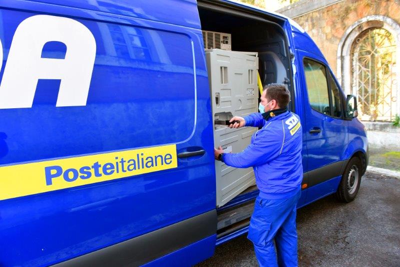 Vaccini, consegnate dosi AstraZeneca