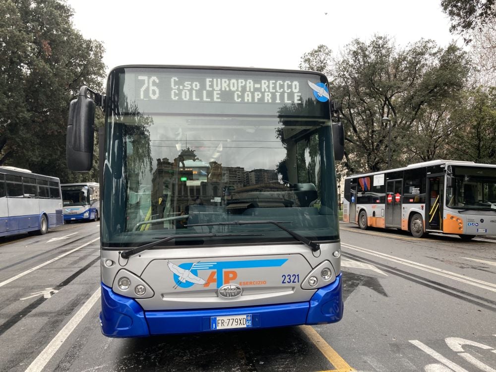 Autobus, modificate alcune corse riservate agli studenti