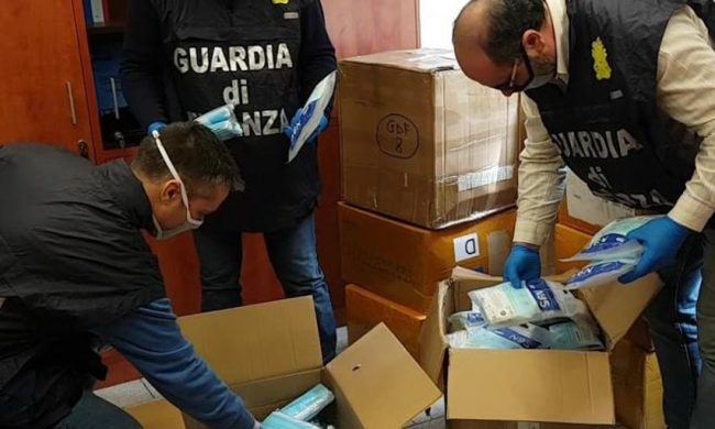 15mila mascherine contraffatte in modo grossolano vendute a Imperia