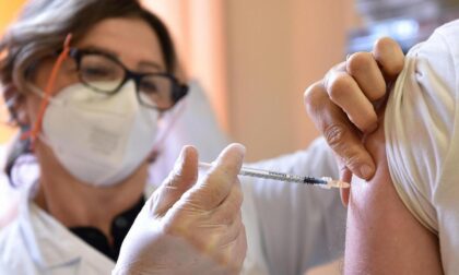 Vaccino, in Liguria già somministrata la terza dose a 570 pazienti immunocompromessi