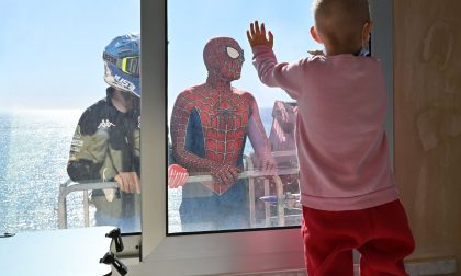 Motociclisti e Spiderman in visita al Gaslini