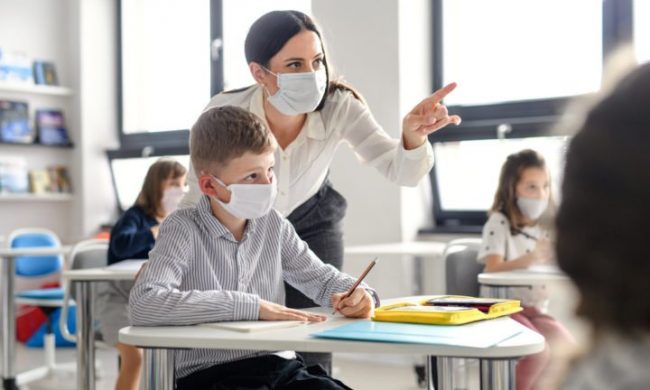 Da oggi via alle prenotazione del vaccino per il personale scolastico