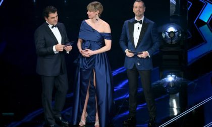Federica Pellegrini e Alberto Tomba presentano al Festival i due possibili loghi delle Olimpiadi Milano Cortina 2026