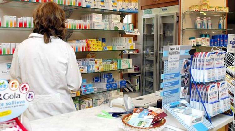 Lotta covid, ruolo delle farmacie fondamentale: i numeri