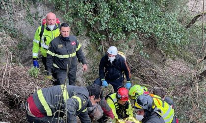 Si ribalta con l’escavatore, grave incidente a Borzonasca