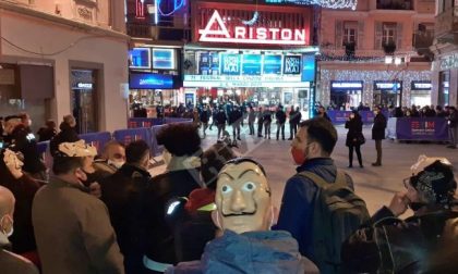 Protesta davanti Ariston: in corso l’identificazione dei manifestanti e possibili sanzioni