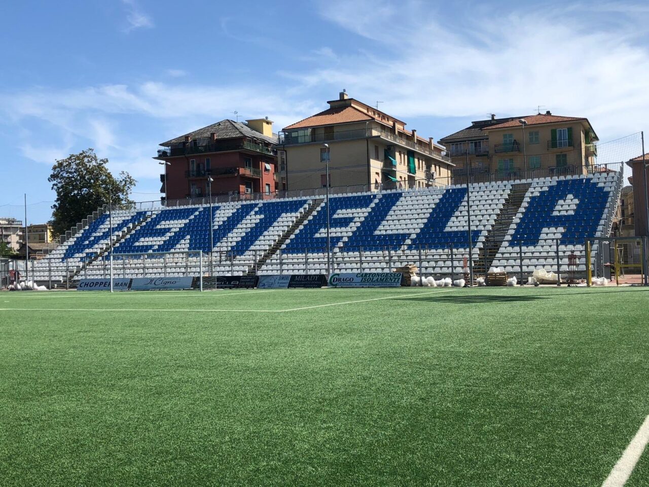 Uomo di 60 anni cade da un ponteggio nello stadio di Chiavari: “Non corre pericolo di vita”