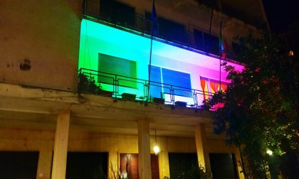 Ieri 160 anni dall'Unità d'Italia, municipio illuminato con il tricolore