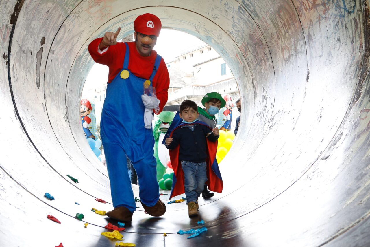 Oggi a Genova il piccolo Marco ha incontrato Super Mario e ha realizzato il suo desiderio