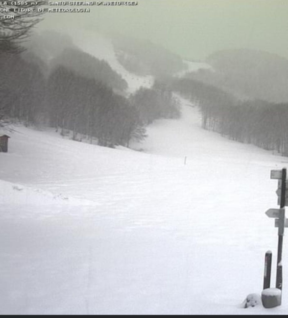 Neve a Santo Stefano d’Aveto. A Prato della Cipolla pare pieno inverno