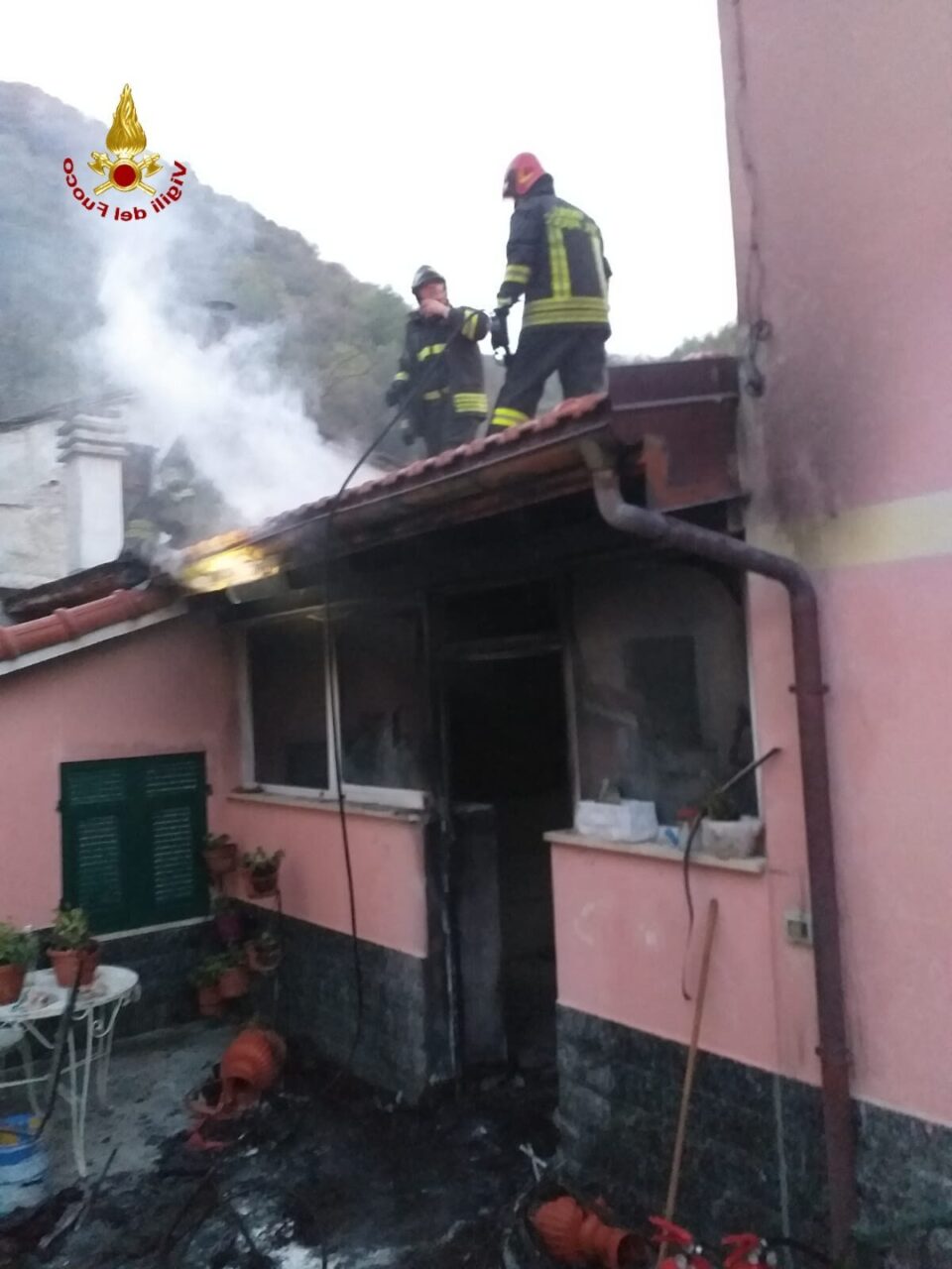 Ne: incendio in casa, salvate due persone di cui una disabile