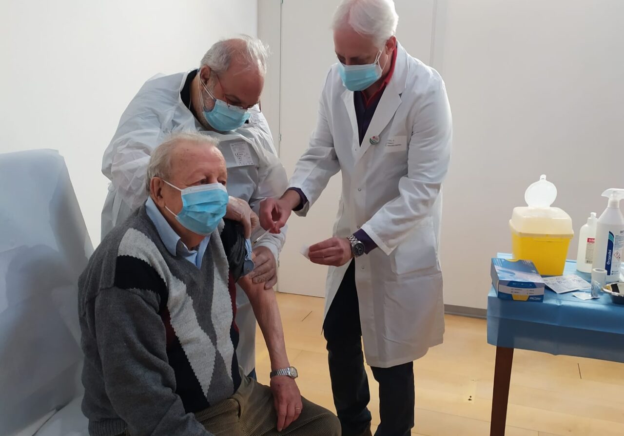 Il calendario delle vaccinazioni nei presidi liguri da sabato a lunedì