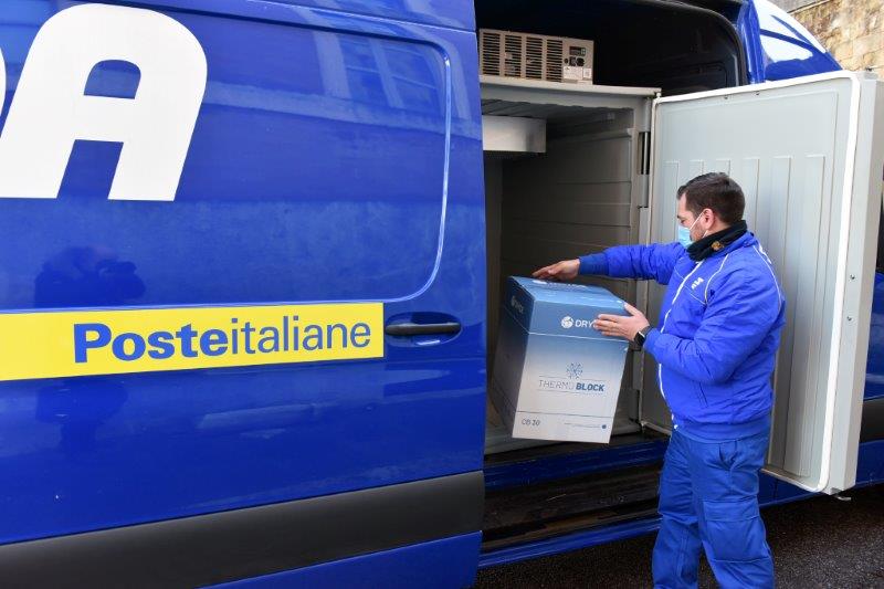 Poste Italiane ha consegnato oggi altre 1500 dosi Moderna a Sestri Levante. Domani 2800 di AstraZeneca
