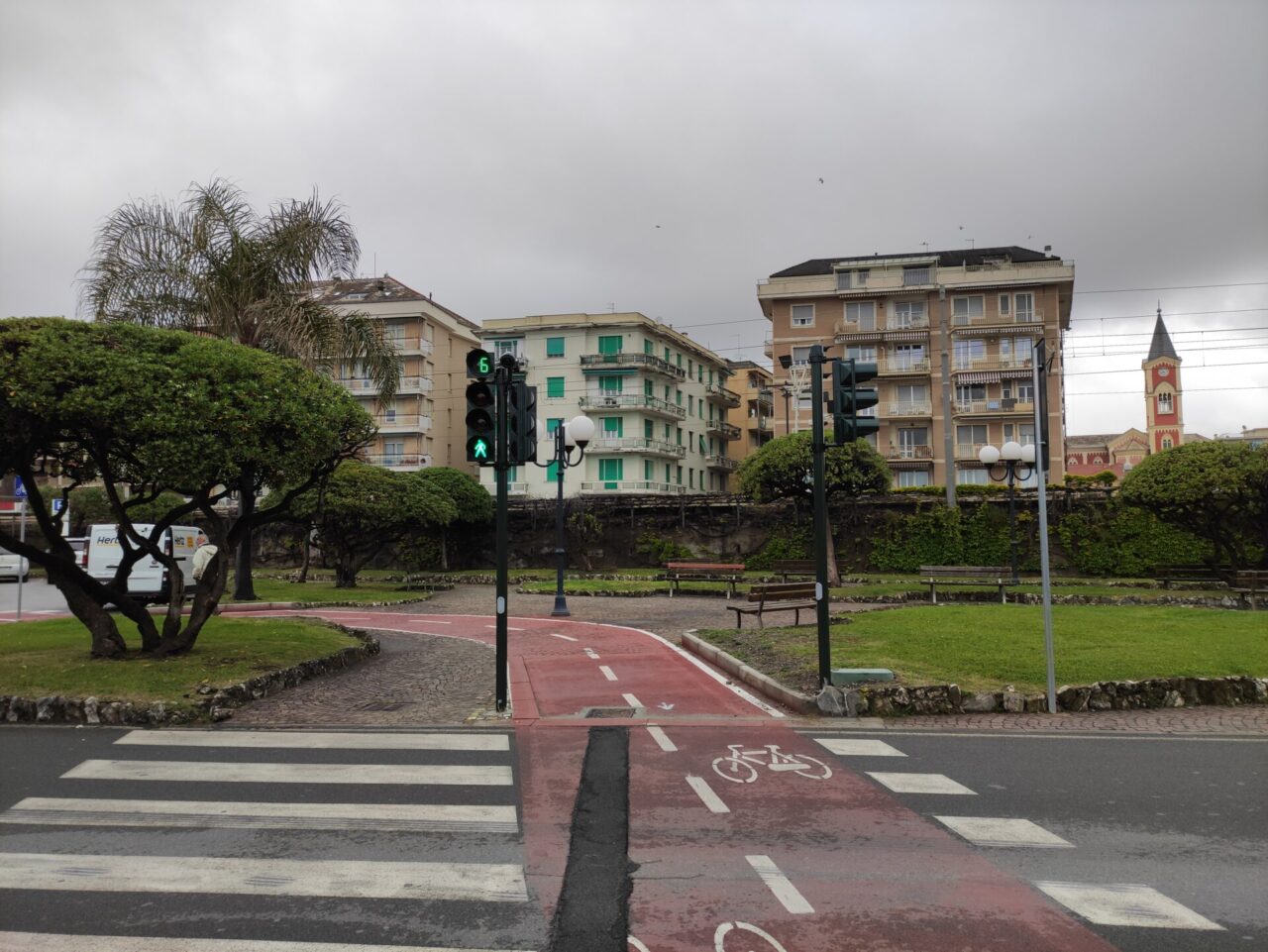 Un nuovo semaforo per la ciclabile di viale Groppo