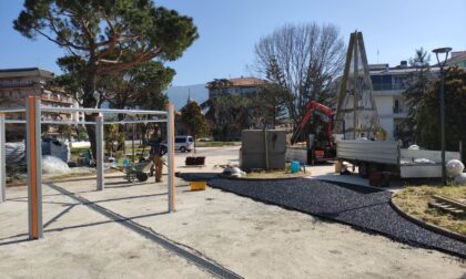 Nuova area giochi in piazza Del Buono a Ri