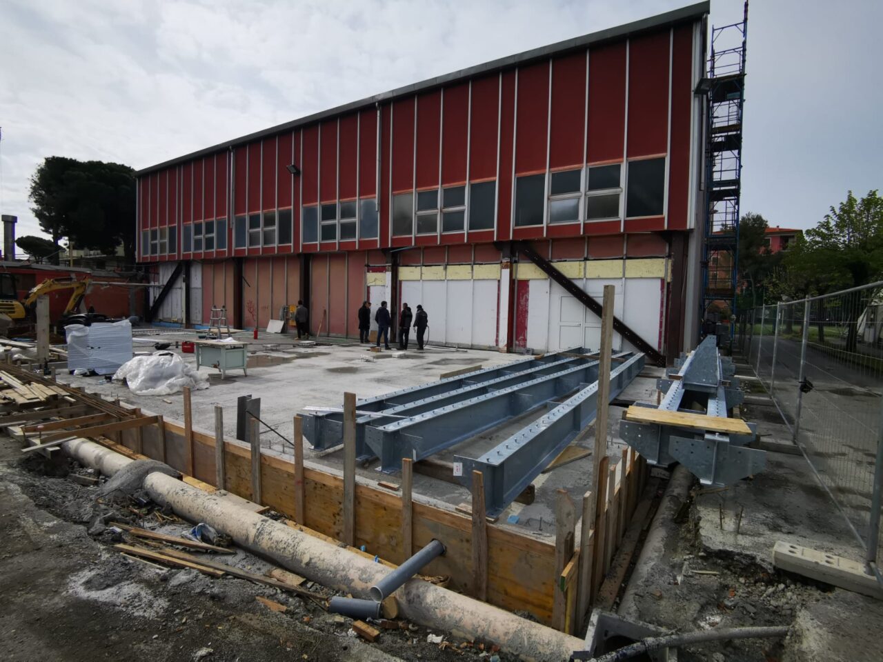 La palestra di via Lombardia sta diventando un piccolo palazzetto dello sport