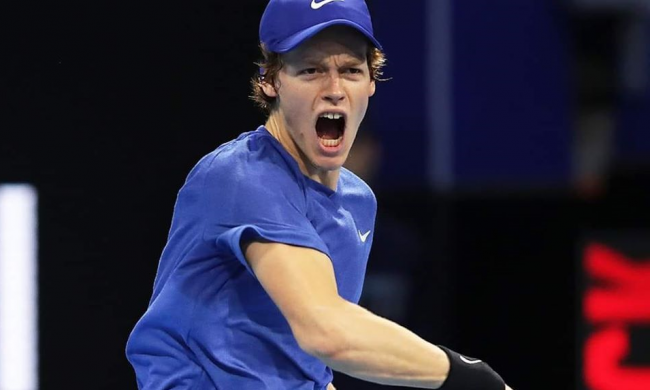 Jannik Sinner sconfitto in finale dall’amico Hurkacz