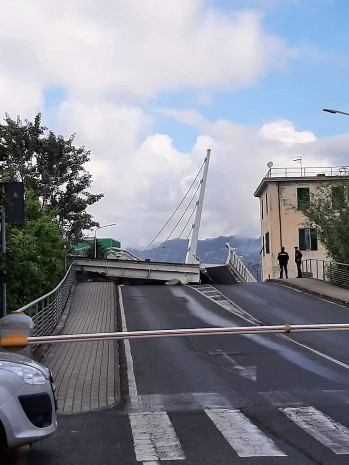 A La Spezia si rompe il ponte sulla Darsena Pagliari
