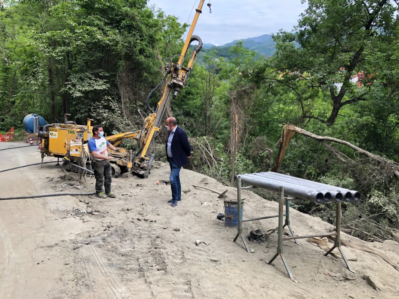 Strada di Caperana Case Sparse, in corso i lavori per la messa in sicurezza del fronte franato