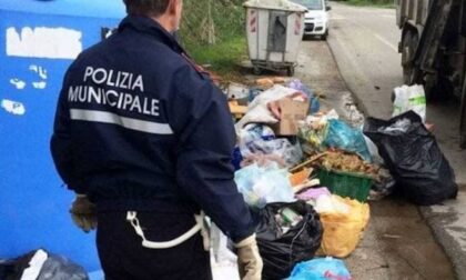 Donna di Recco e furbetto "seriale" di Uscio incastrati dalle telecamere mentre abbandonano rifiuti