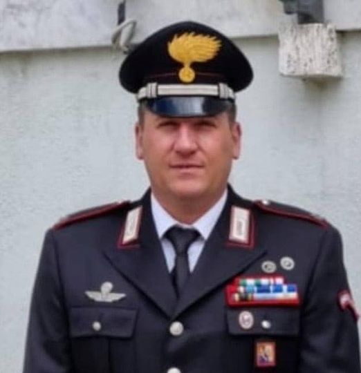 Portò in casa sua i figli di una donna ricoverata, premiato il comandante dei carabinieri