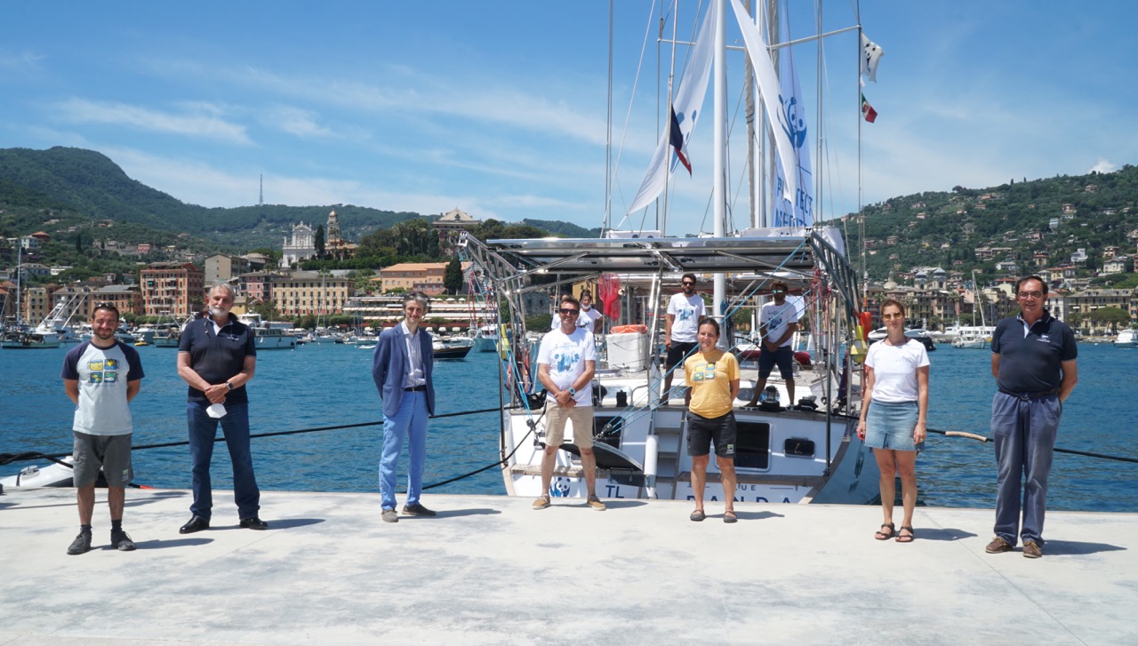 La nave ambasciatrice del WWF nel Tigullio