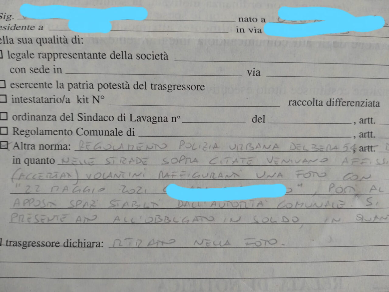 Volantini affissi dagli amici, sposi multati