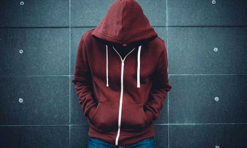 Chiavari, droga davanti alla scuola