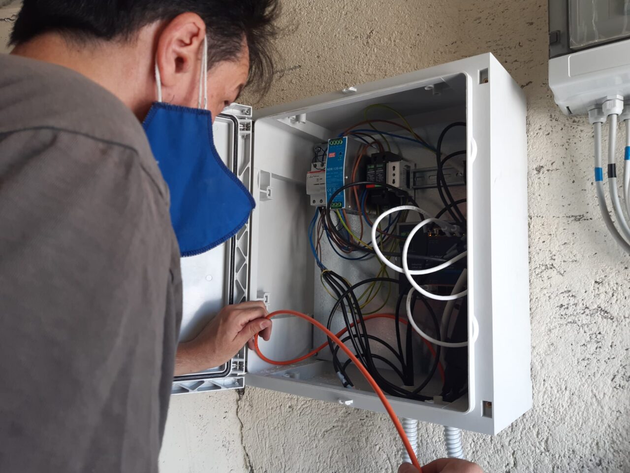 Fibra ottica tra il palazzo del municipio e Villa Durazzo