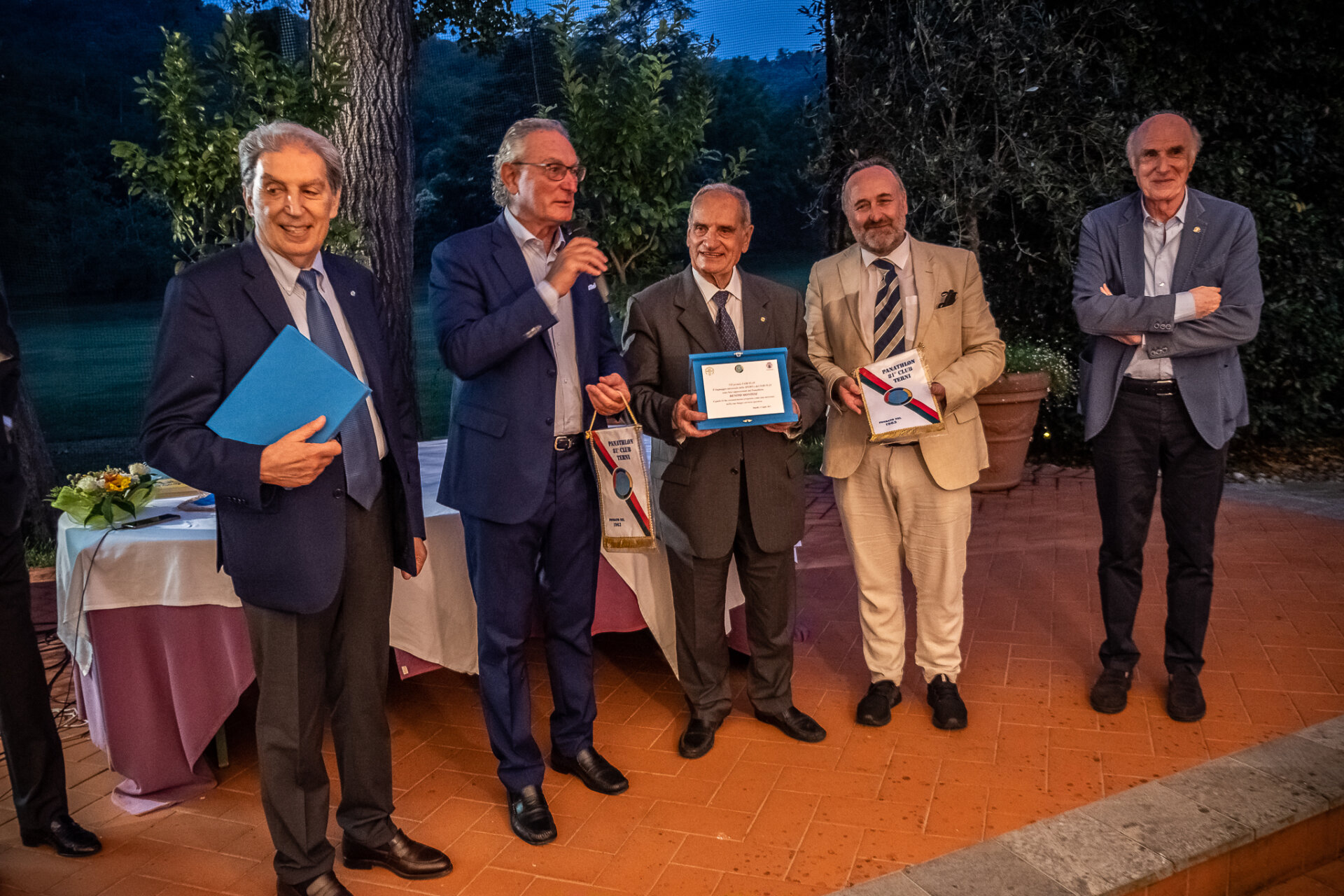 il settimo premio FAIR PLAY da sx Cesare SAGRESTANI - Adelindo MOLINARI - Benito MONTESI - Eugenio LANDI - Giorgio COSTA