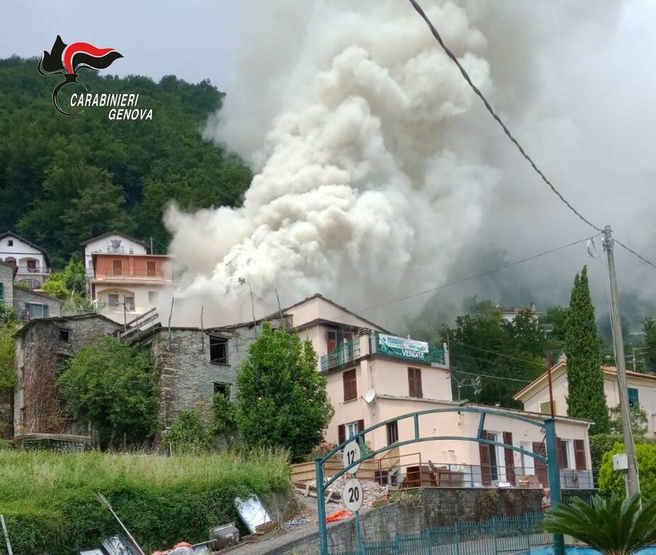 Arrestati tre piromani responsabili di due incendi tra la Val Fontanabuona e Lavagna